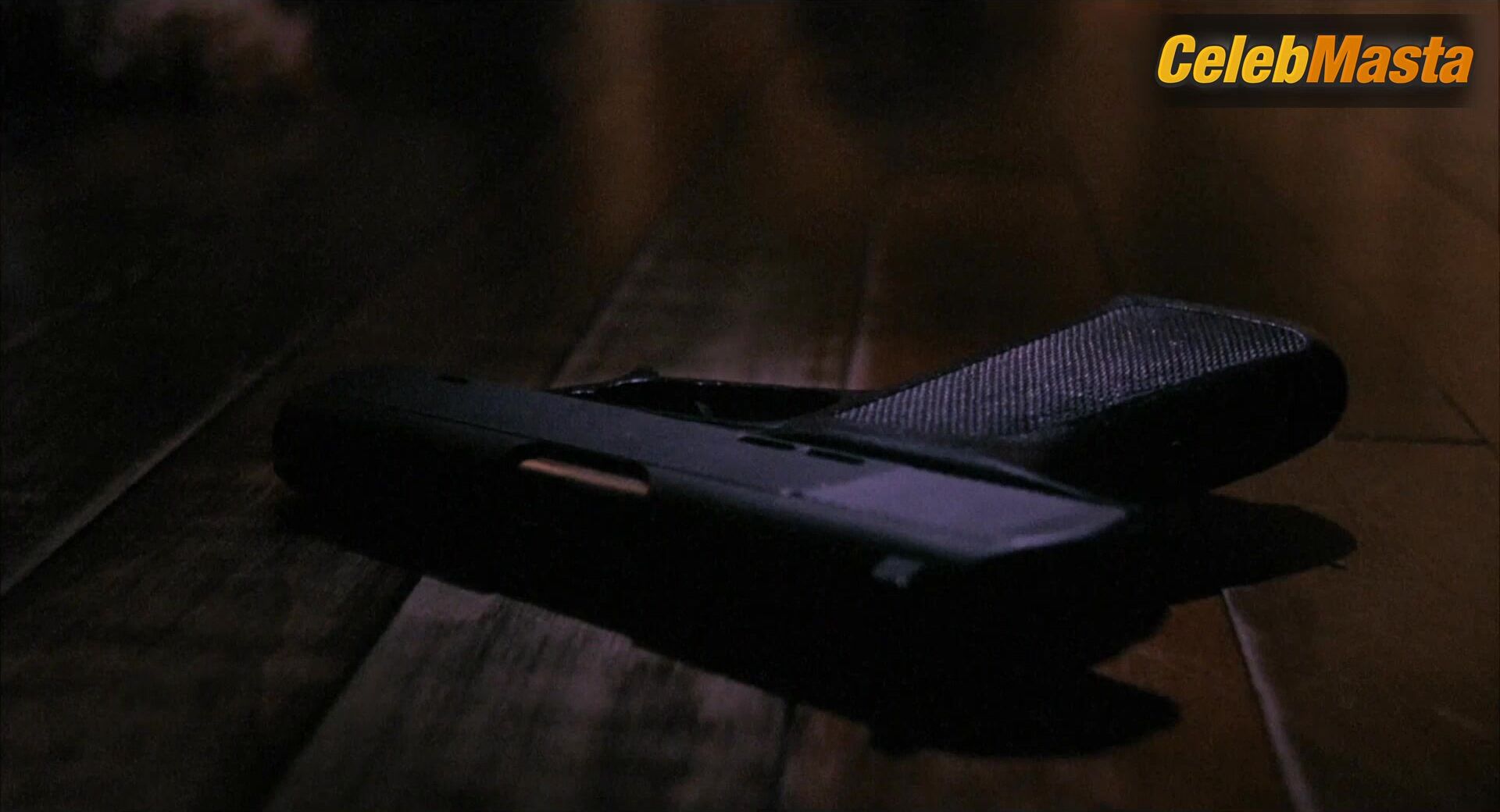 Julia Roberts Hot Scene In Sleeping With The Enemy - Photo 2 of 5