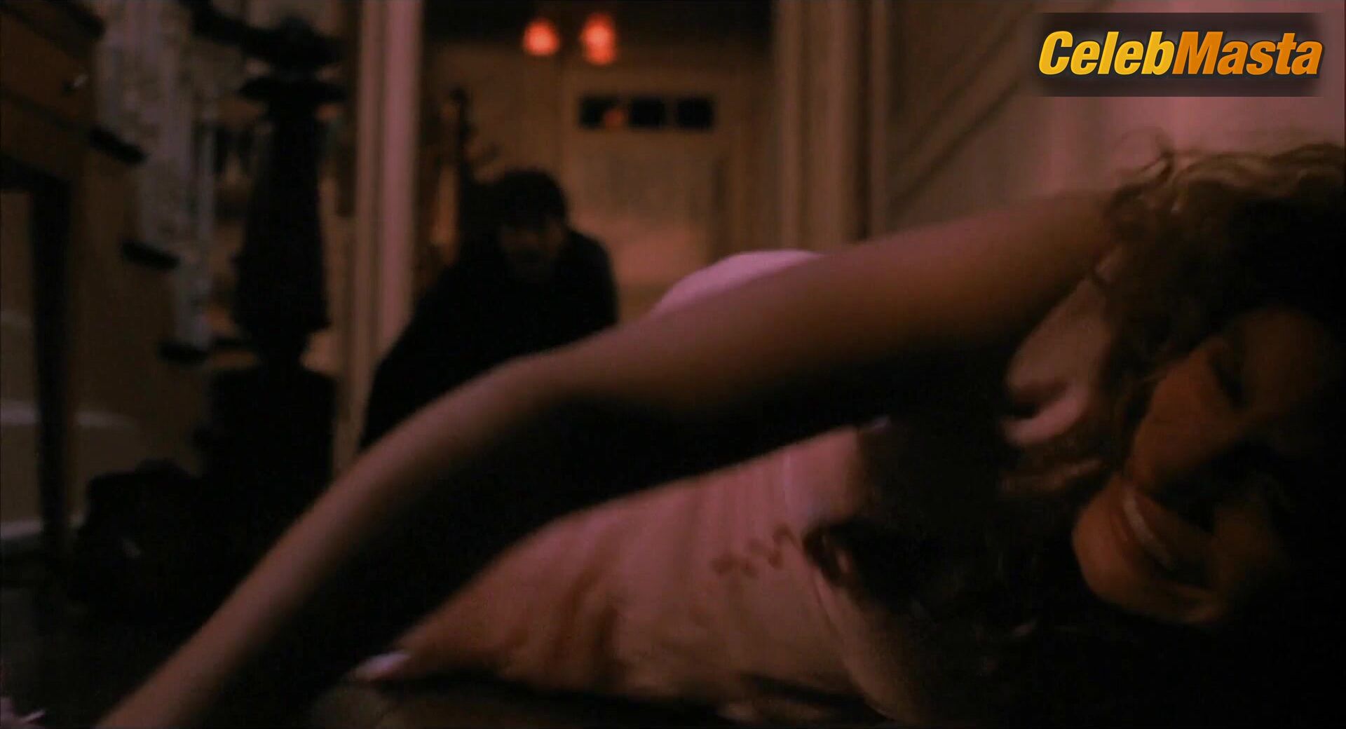 Julia Roberts Hot Scene In Sleeping With The Enemy - Photo 2 of 5 photo 5