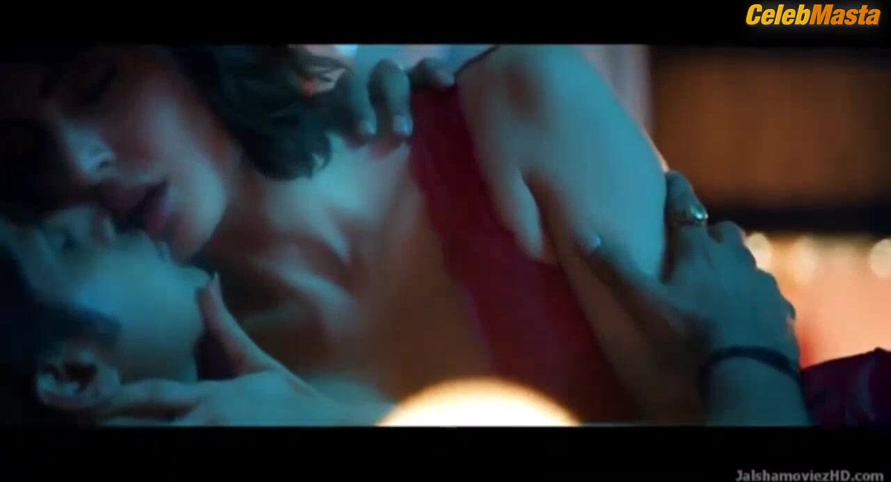 Mandana Karimi Bares All In Scene From The Casino - Photo 2 of 5 photo 1