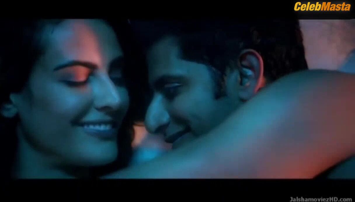 Mandana Karimi Bares All In Scene From The Casino - Photo 2 of 5 photo 5
