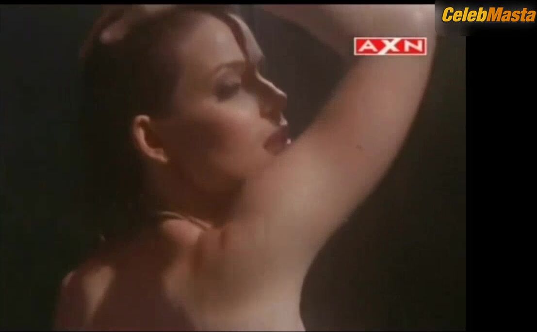 Shannon Whirry ’s Boobs Scene In V.i.p. - Photo 2 of 5