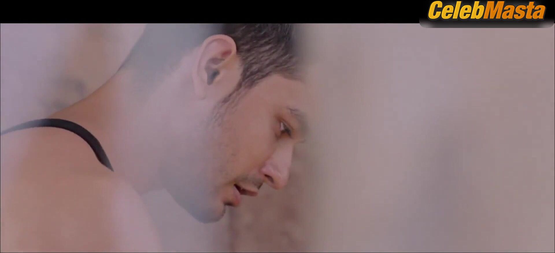 Mandana Karimi ’s Hot Scene In Bhaag Johnny - Photo 3 of 5 photo 5
