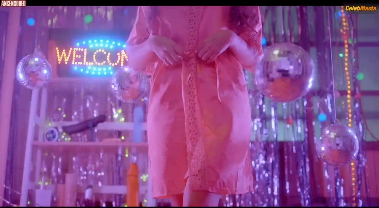A.j. Raval Reveals Boobs Scene In Crush Kong Curly - Photo 2 of 5 photo 1