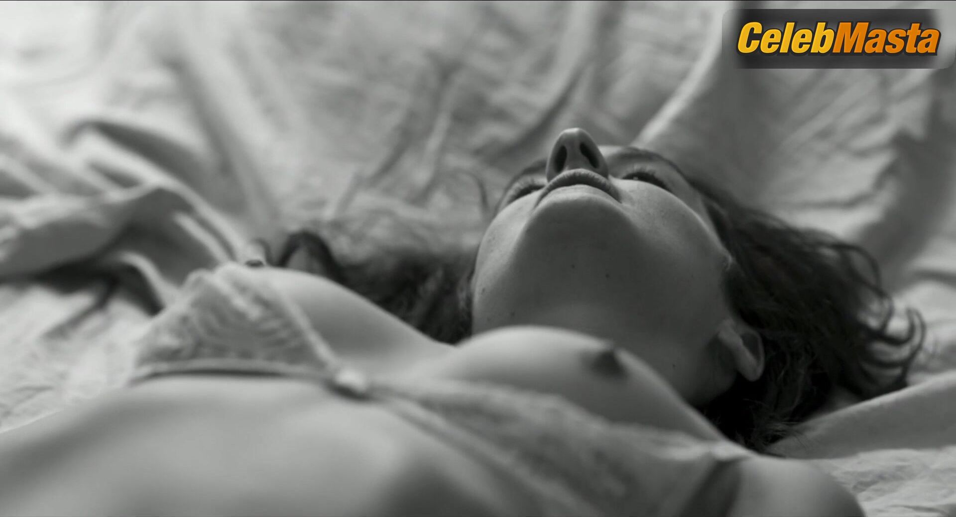 Noemie Merlant Bares Breasts, Bush Scene In Paris, 13th - Photo 1 of 5 photo 4