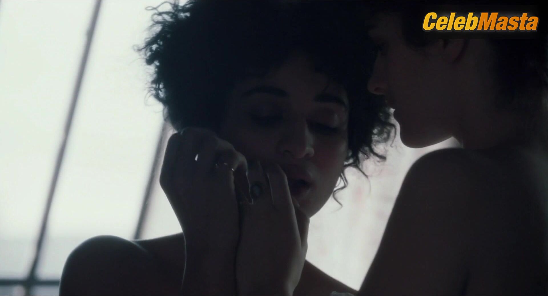 Camelia Jordana Noemie Merlant And ’s Lesbian, Breasts - Photo 2 of 5