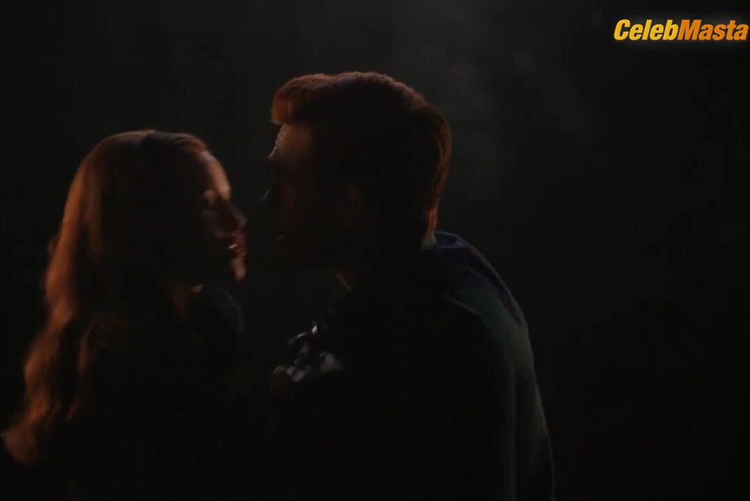 Madelaine Petsch ’s Hot Scene In Riverdale - Photo 1 of 5 photo 2