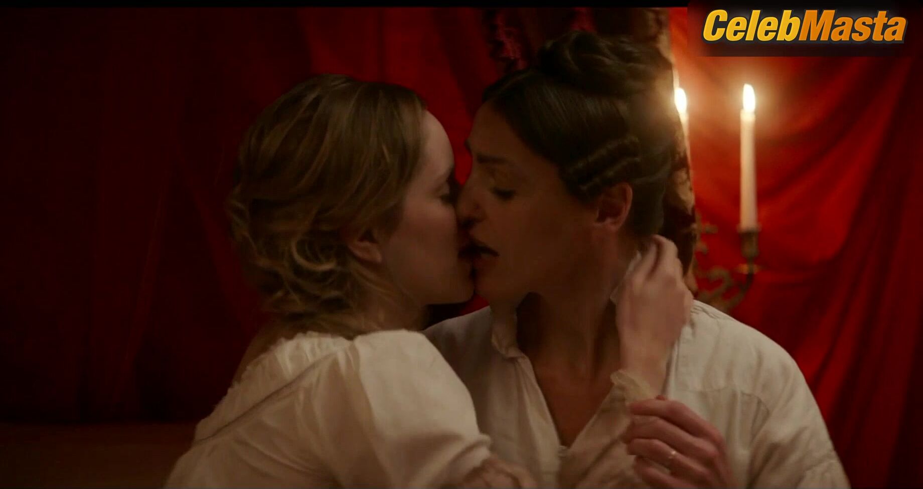 Sophie Rundle Suranne Jones And Get Intimate In A Lesbian - Photo 2 of 5 photo 4