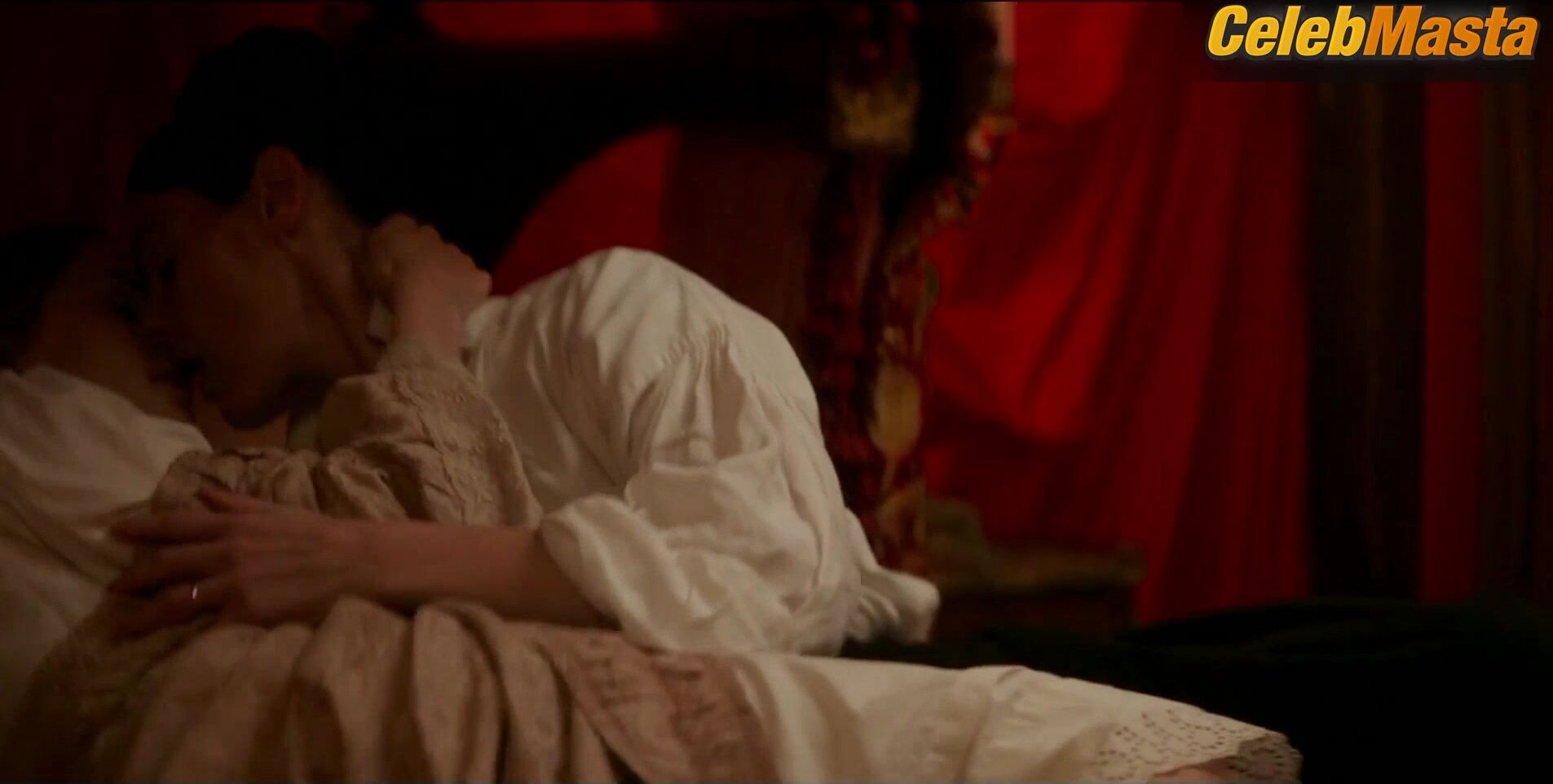 Sophie Rundle Suranne Jones And Get Intimate In A Lesbian - Photo 2 of 5 photo 5