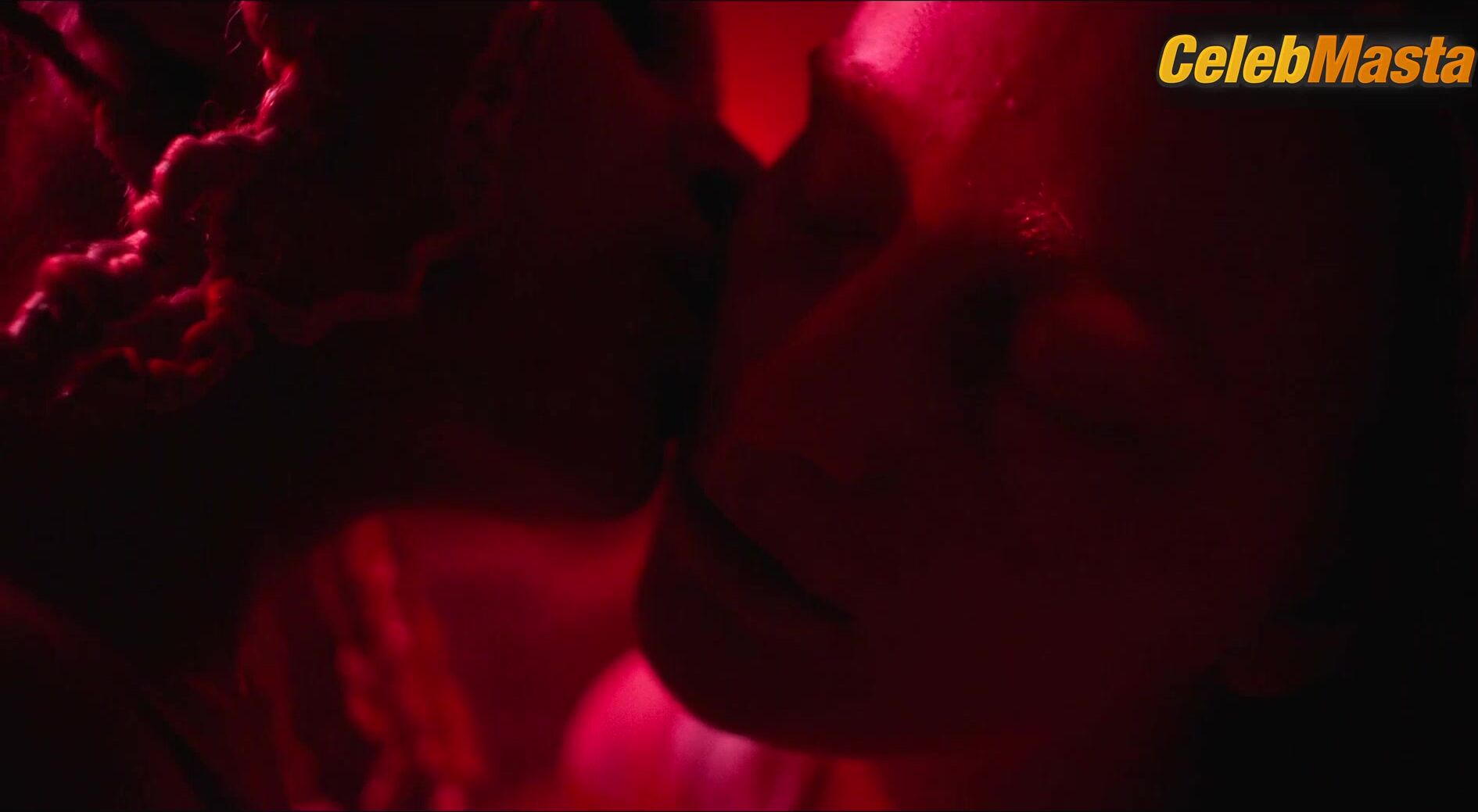 Amandla Stenberg And India Salvor Menuez Show Tits In Lesbian - Photo 1 of 5