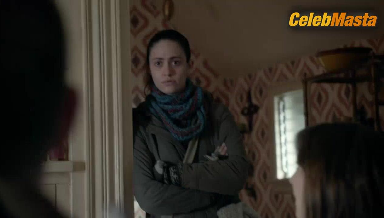Isidora Goreshter Flaunts Underwear Scene In Shameless - Photo 1 of 5 photo 2