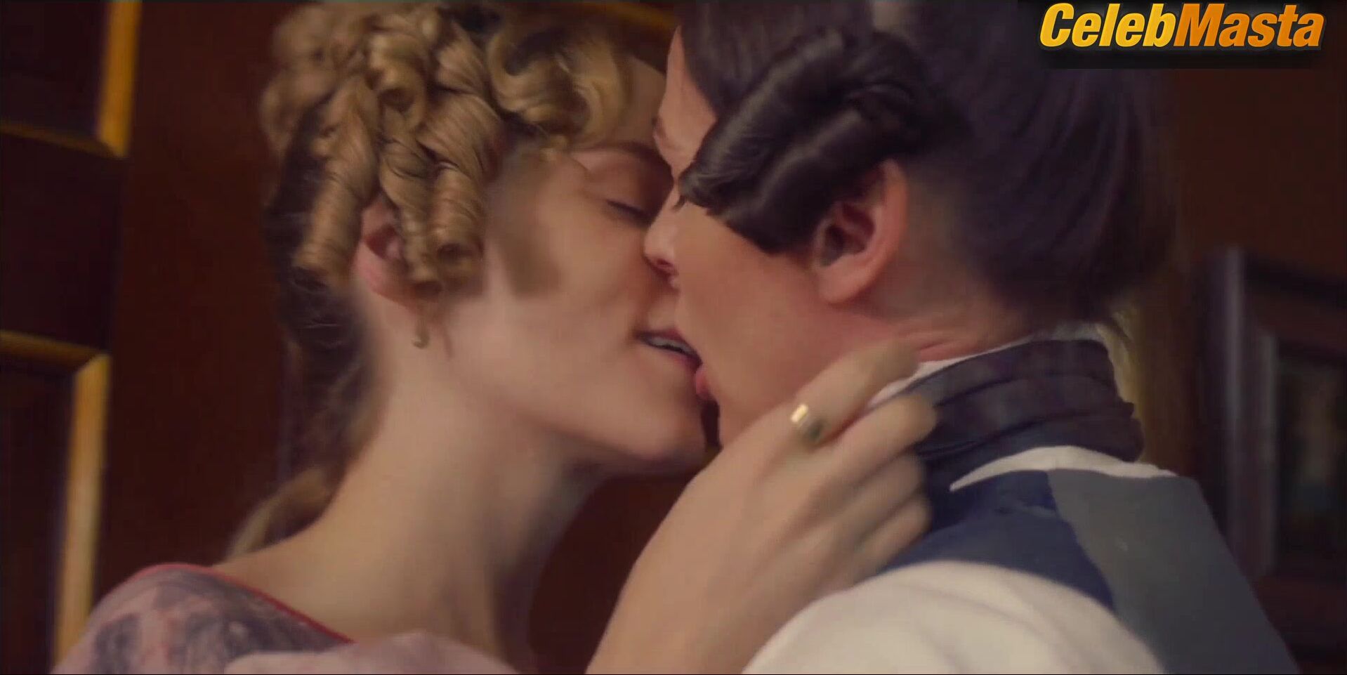 Sophie Rundle Suranne Jones And Film A Lesbian Scene In - Photo 1 of 5 photo 2
