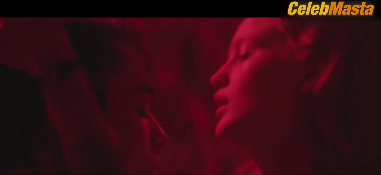 India Salvor Menuez ’s Hot Scene In White Girl - Photo 2 of 5 photo 5