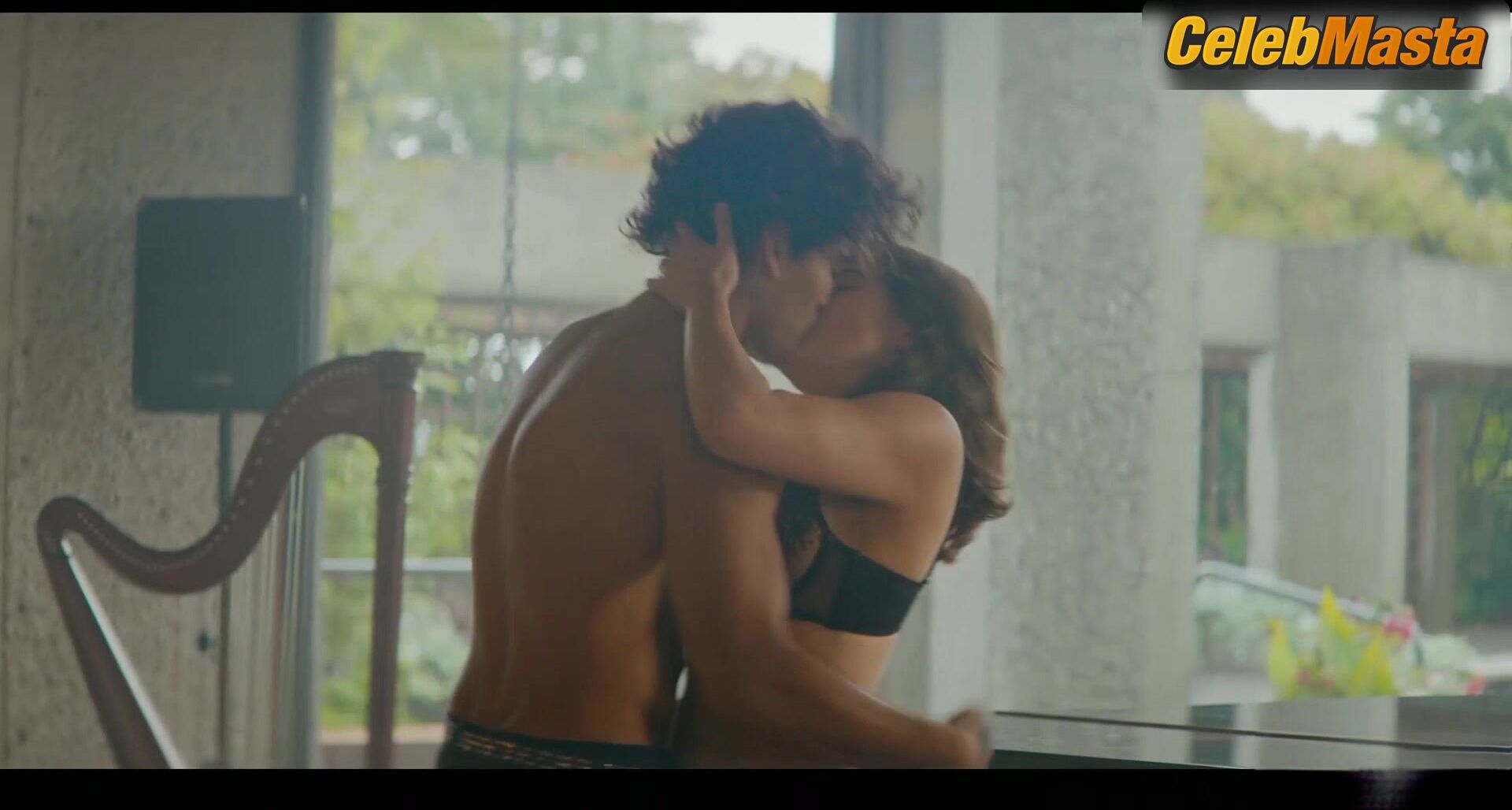 Ella Bright Bares Underwear Scene In Off Campus - Photo 2 of 5