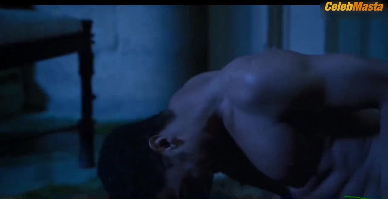 Phoebe Dynevor Reveals Butt, Boobs In Bridgerton Scene - Photo 1 of 5 photo 5