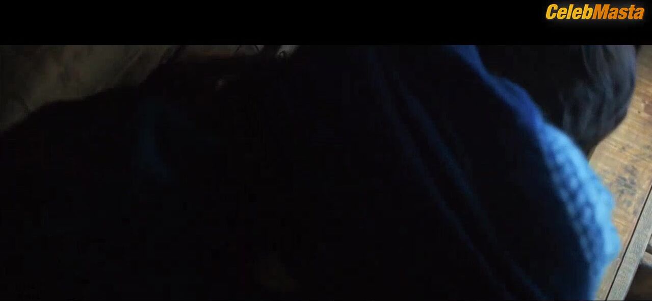 Do-yeon Jeon Reveals Booty, Tits Scene In A Man And A - Photo 2 of 5 photo 1