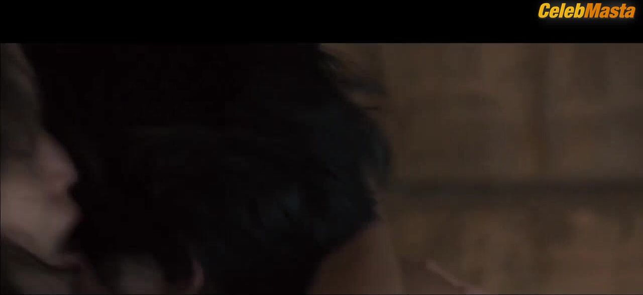 Do-yeon Jeon Reveals Booty, Tits Scene In A Man And A - Photo 2 of 5