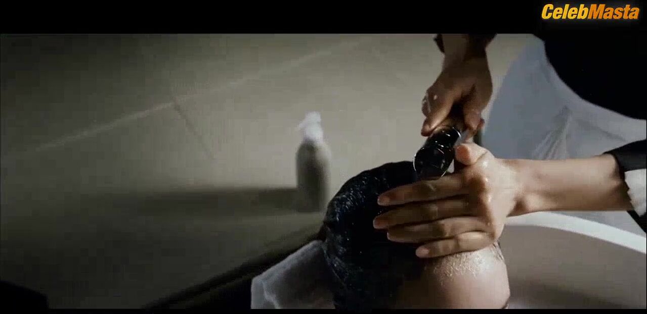 Do-yeon Jeon ’s Booty, Boobs Scene In The Housemaid - Photo 1 of 5