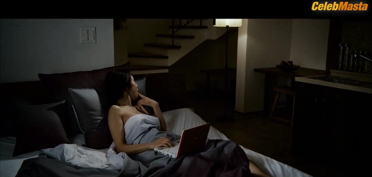 Do-yeon Jeon ’s Booty, Boobs Scene In The Housemaid - Photo 1 of 5 photo 2