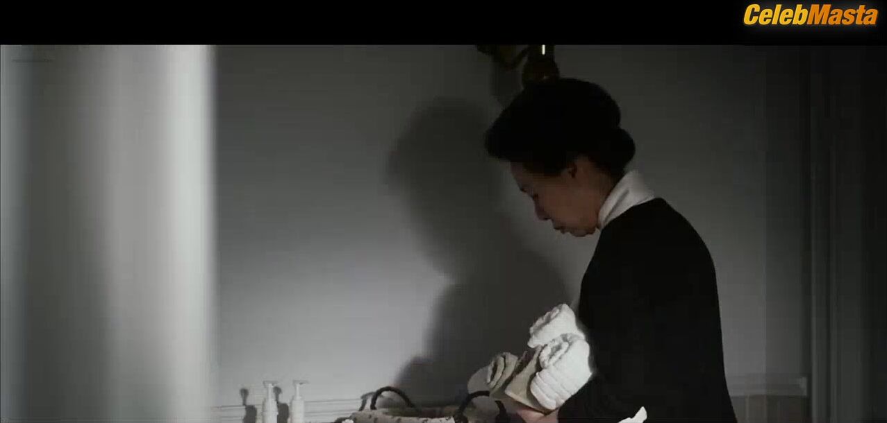 Do-yeon Jeon ’s Booty, Boobs Scene In The Housemaid - Photo 1 of 5 photo 5
