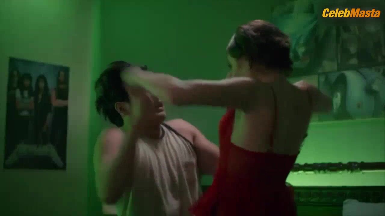 Rose Van Ginkel Shows Booty And Boobs In A Scene From Boy - Photo 2 of 5 photo 5