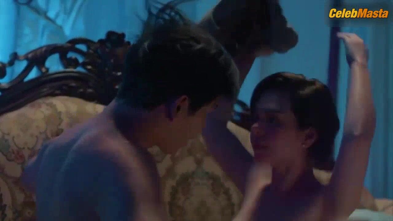 Rose Van Ginkel Bares Butt And Boobs In A Scene From Boy - Photo 2 of 5 photo 4