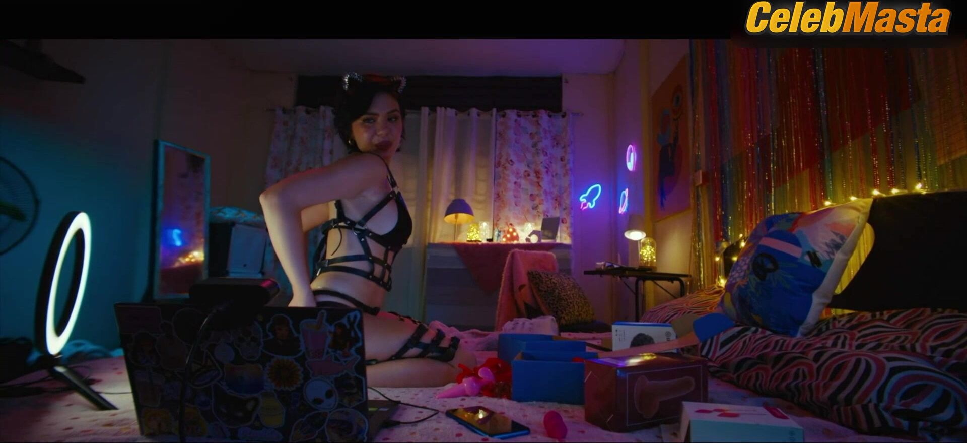 Rose Van Ginkel Flaunts Thong, Underwear Scene In Kitty K7 - Photo 3 of 5 photo 2