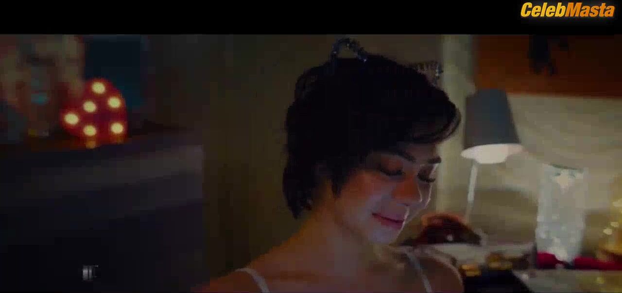 Rose Van Ginkel Shows Ass, Tits Scene In Kitty K7 - Photo 3 of 5 photo 4