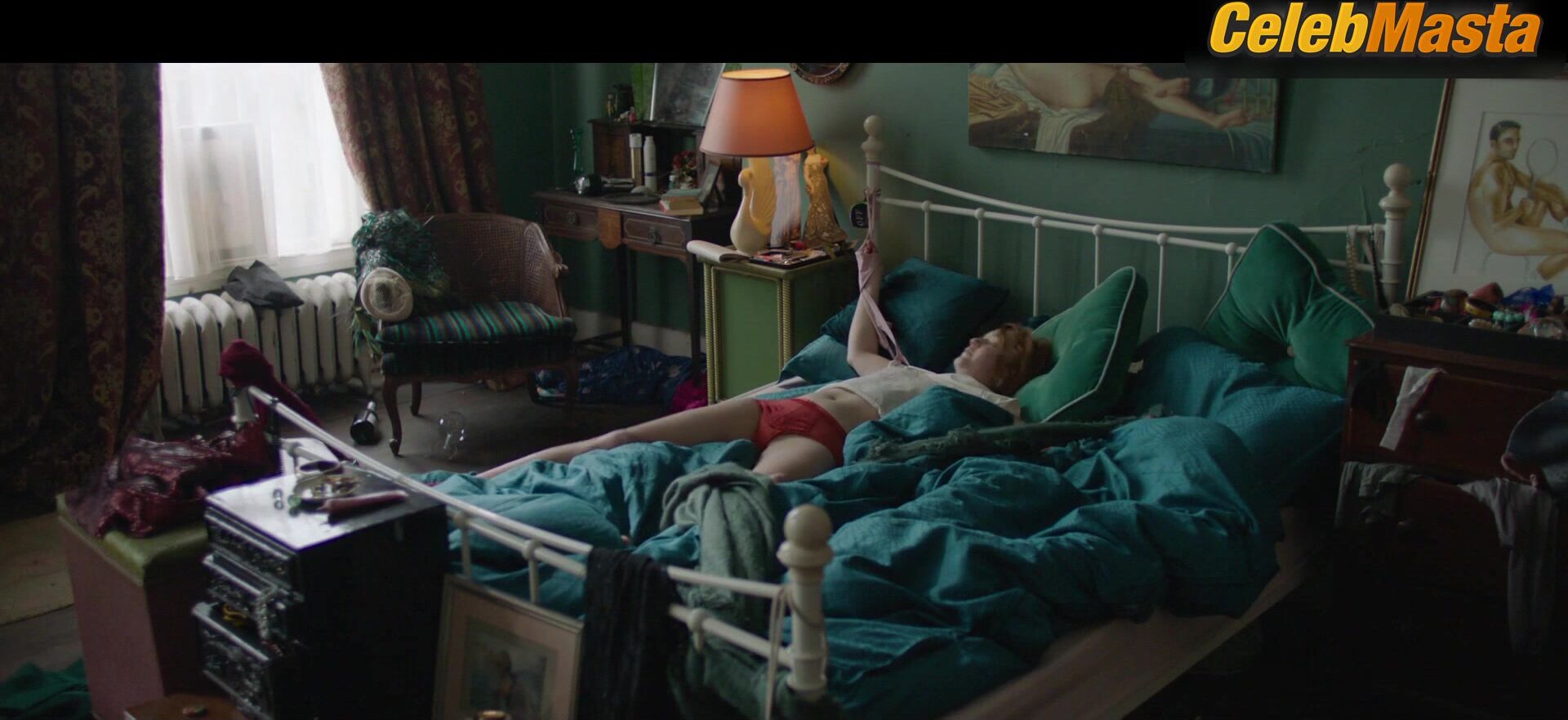 Alia Shawkat Holliday Grainger And ’s Underwear - Photo 1 of 5