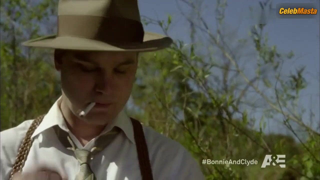Holliday Grainger ’s Sexy Scene From Bonnie & Clyde - Photo 1 of 5