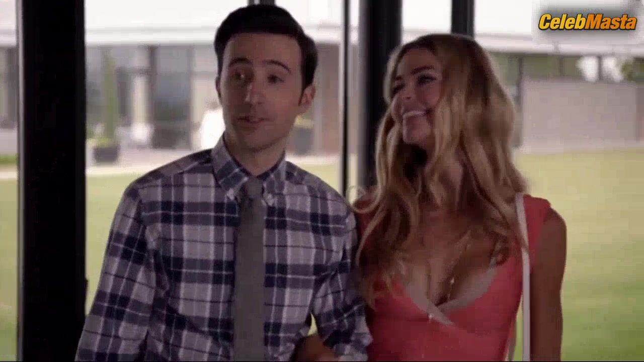Denise Richards Tits Scene From Significant Mother - Photo 2 of 5 photo 1
