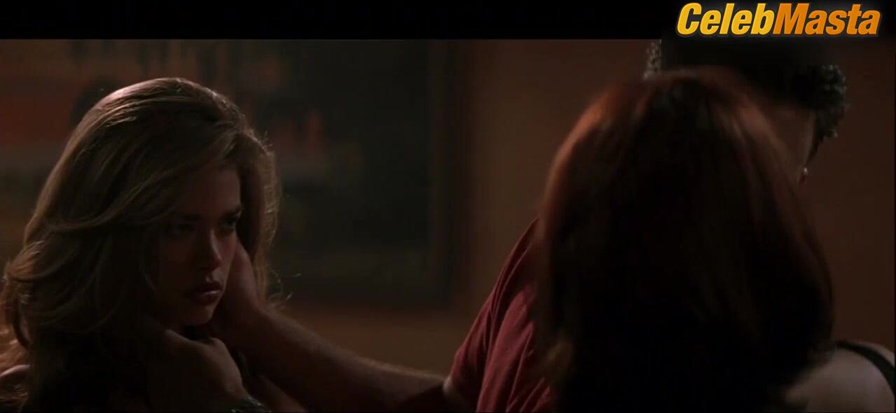 Denise Richards Flaunts Thong Scene In Wild Things - Photo 2 of 5 photo 4