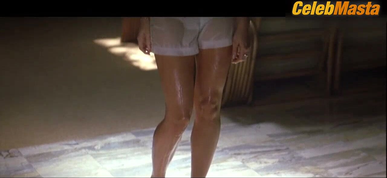 Denise Richards Shows Skin Scene In Wild Things - Photo 1 of 5