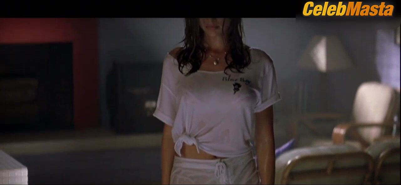 Denise Richards Shows Skin Scene In Wild Things - Photo 1 of 5 photo 4