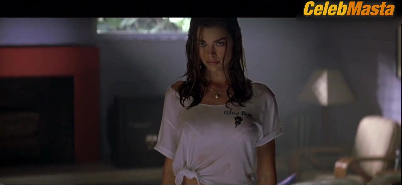 Denise Richards Shows Skin Scene In Wild Things - Photo 1 of 5 photo 5