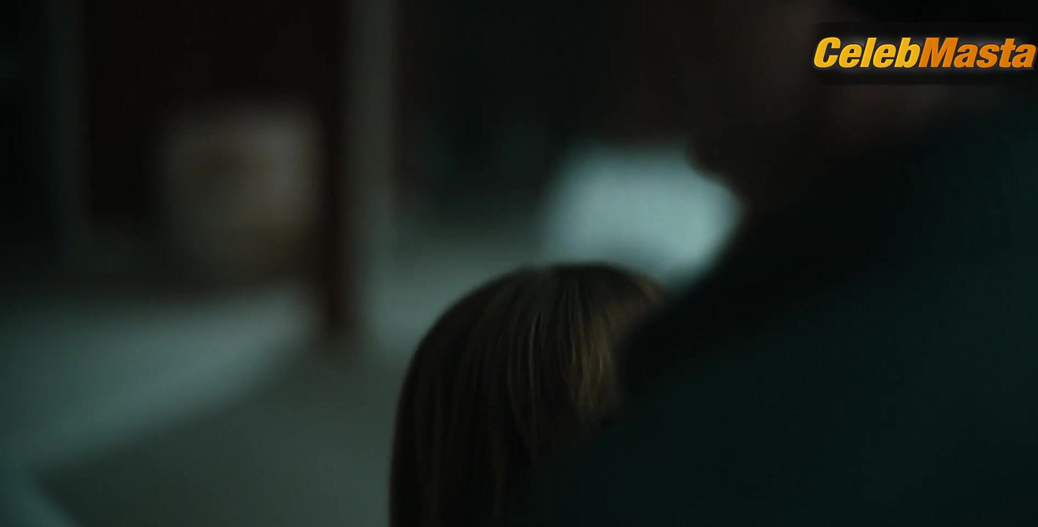Linda Cardellini Racy Scene In Dtf St. Louis - Photo 3 of 5 photo 5
