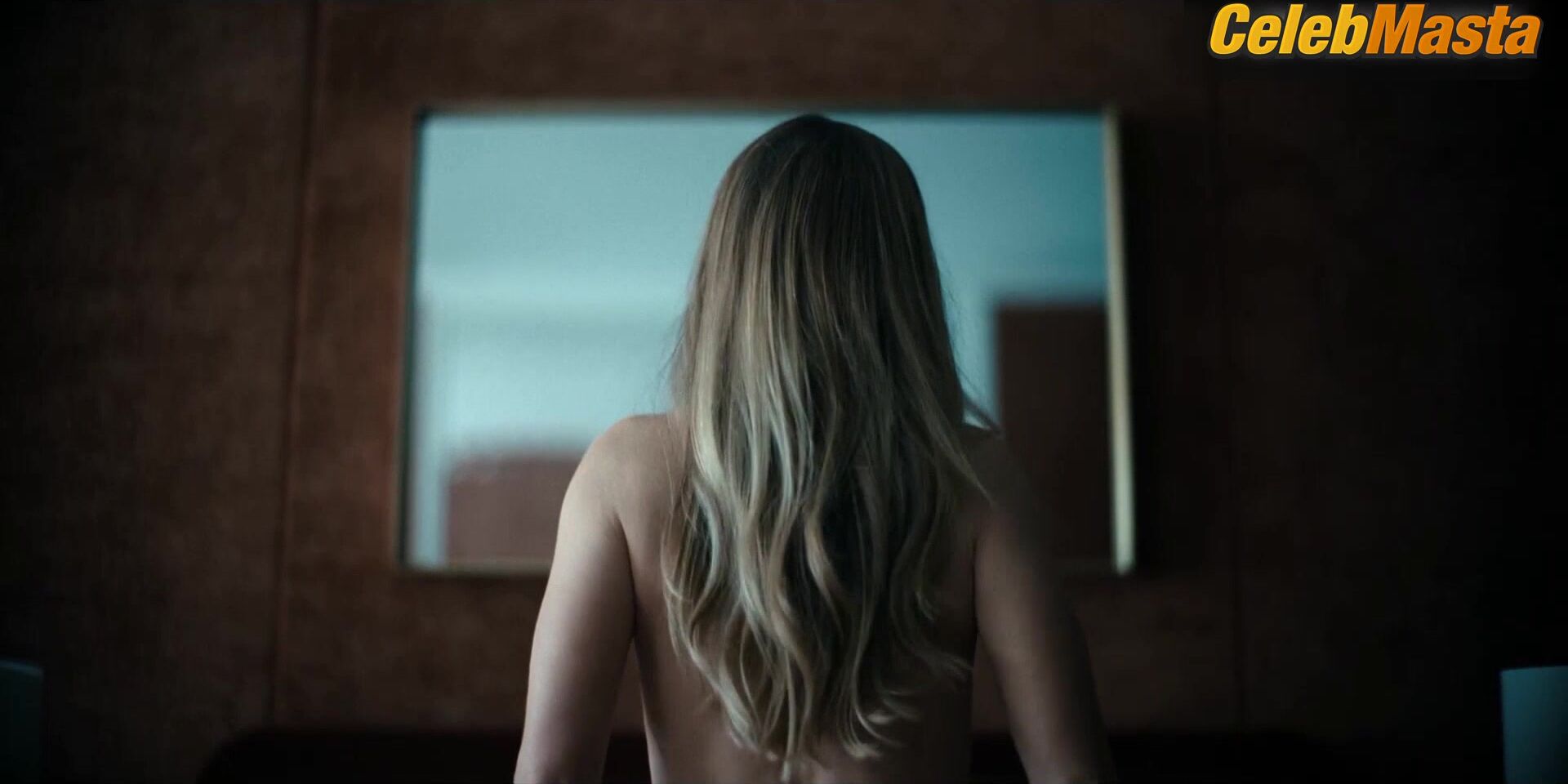 Linda Cardellini Steamy Scene In Dtf St. Louis - Photo 3 of 5 photo 1