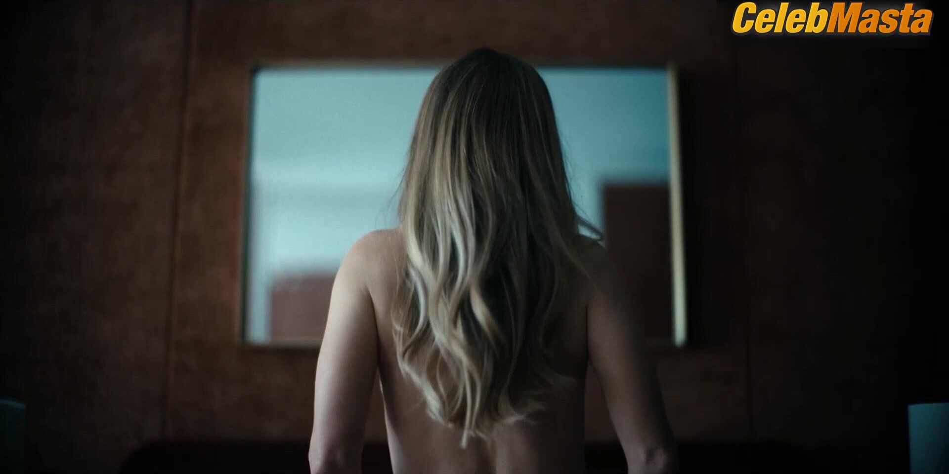 Linda Cardellini Steamy Scene In Dtf St. Louis - Photo 3 of 5 photo 2