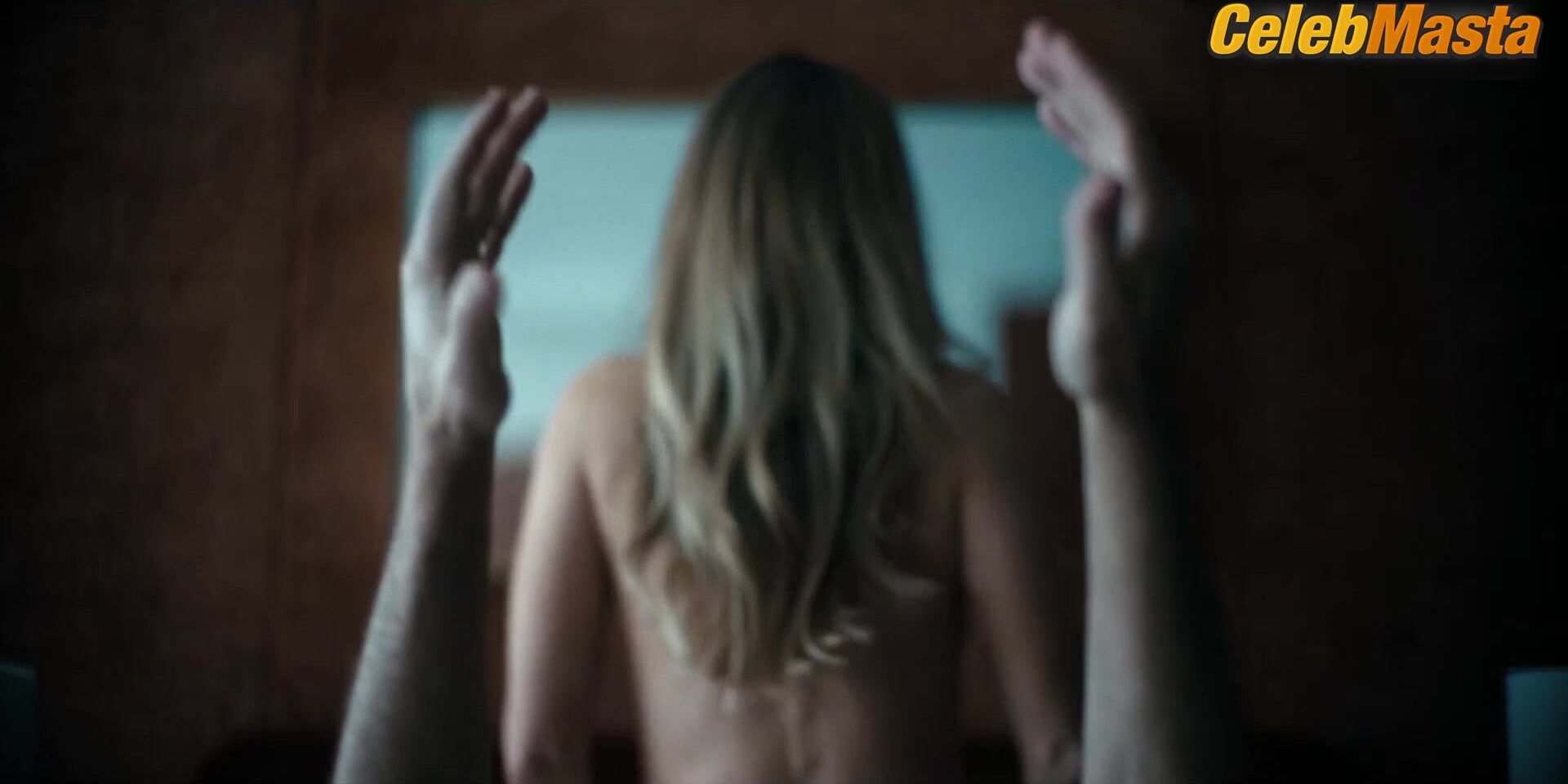 Linda Cardellini Steamy Scene In Dtf St. Louis - Photo 3 of 5 photo 4