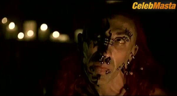 Linda Cardellini ’s Sexy Scene From Strangeland - Photo 2 of 5