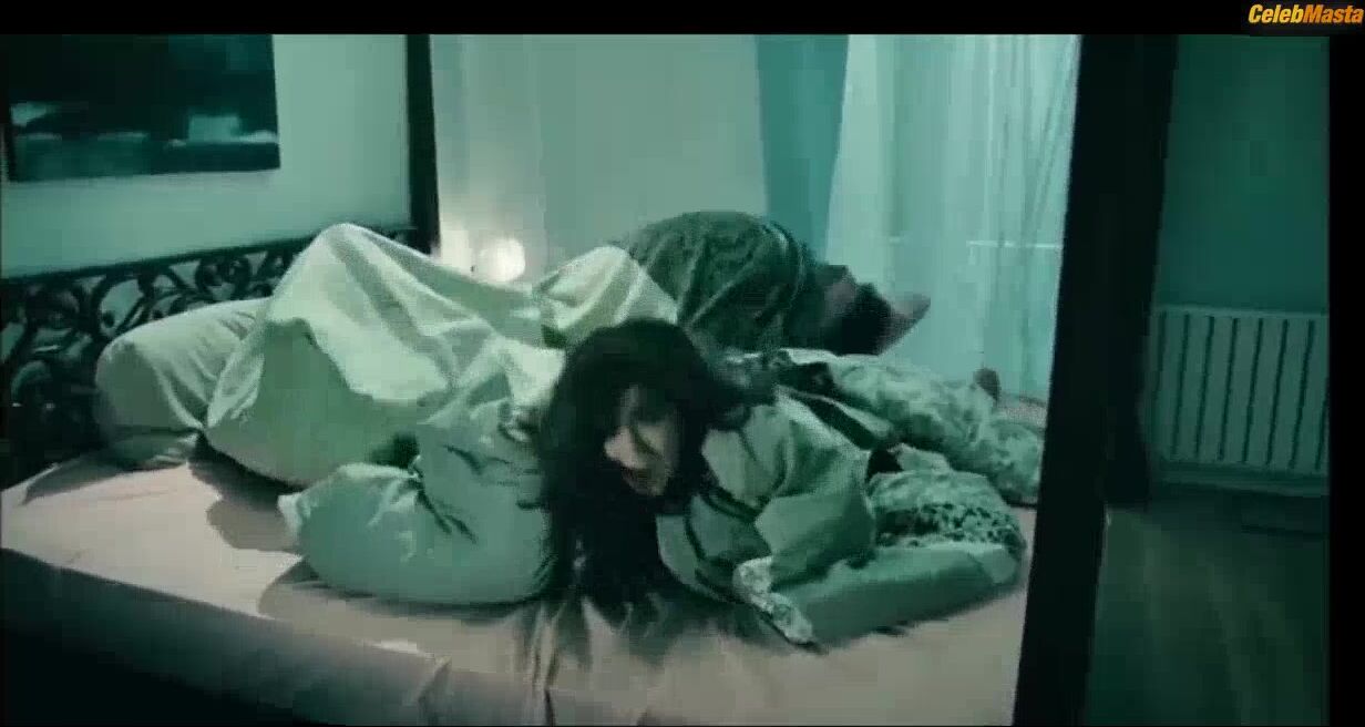 Nurgul Yesilcay Tits And Underwear Scene From Isler Gucler - Photo 1 of 5 photo 4