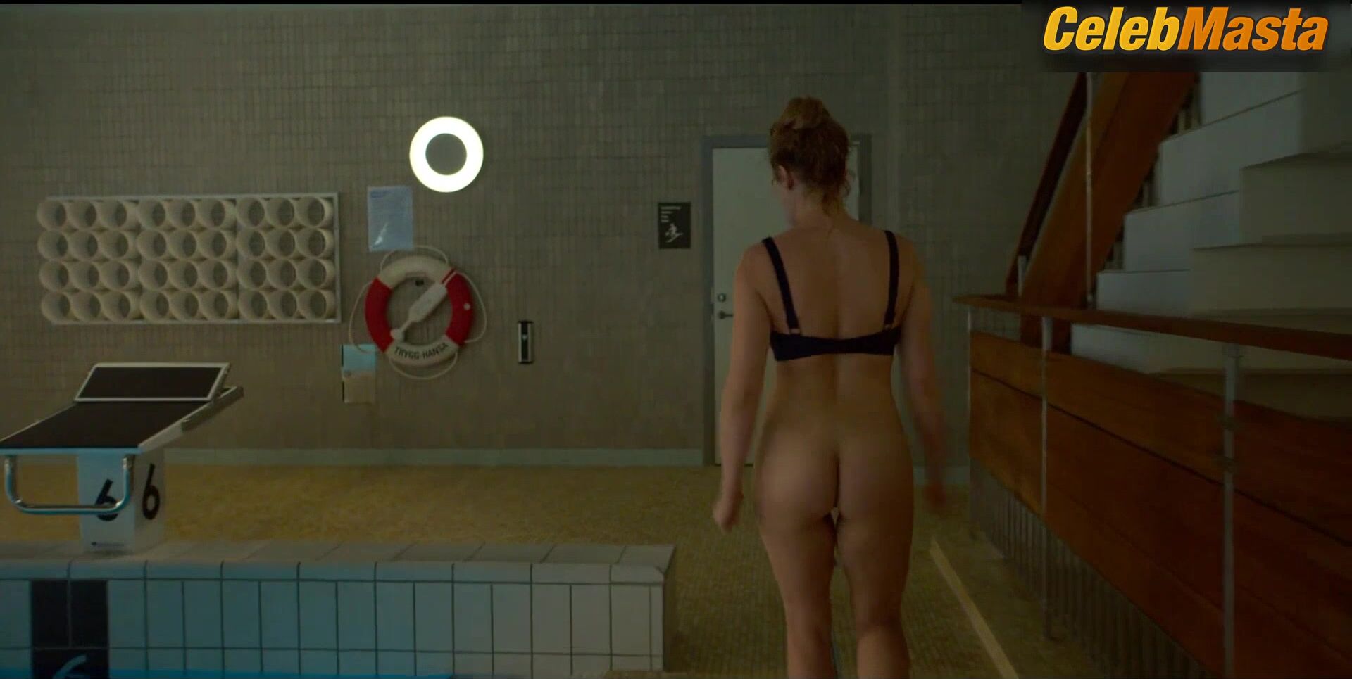 Ida Engvoll Booty, Bush Scene In Love & Anarchy - Photo 2 of 5 photo 4