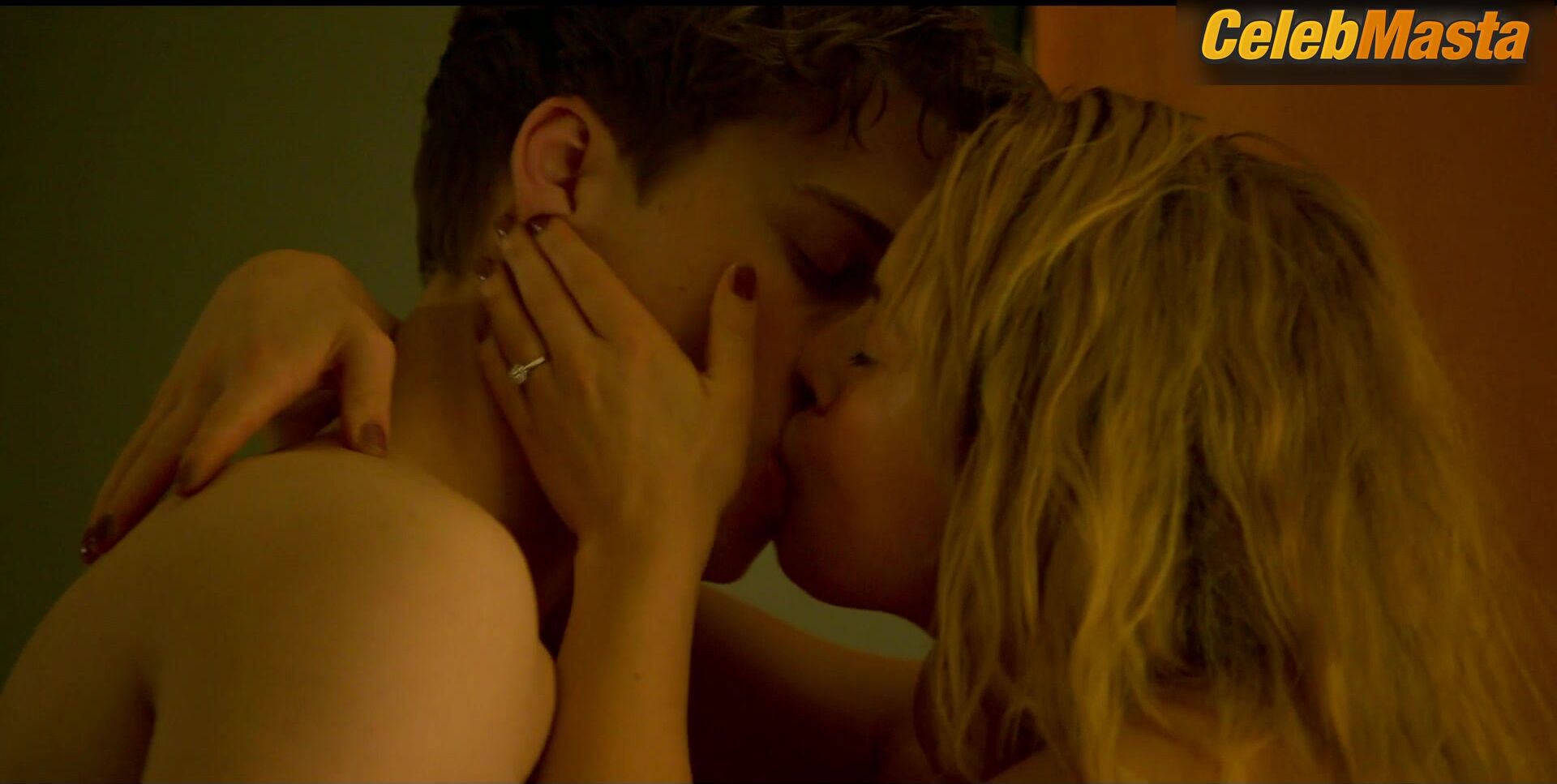 Ida Engvoll Bares Boobs Scene In Love & Anarchy - Photo 2 of 5