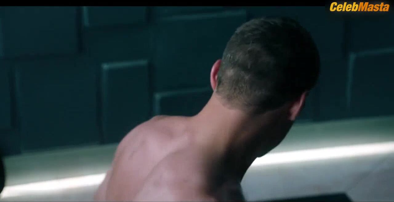 Natalie Martinez Tits And Underwear Scene In Into The Dark - Photo 2 of 5 photo 5