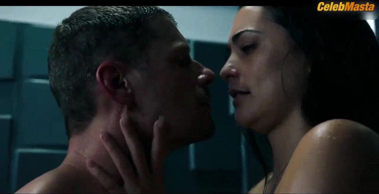 Natalie Martinez Boobs Scene In Into The Dark Down - Photo 4 of 5 photo 5