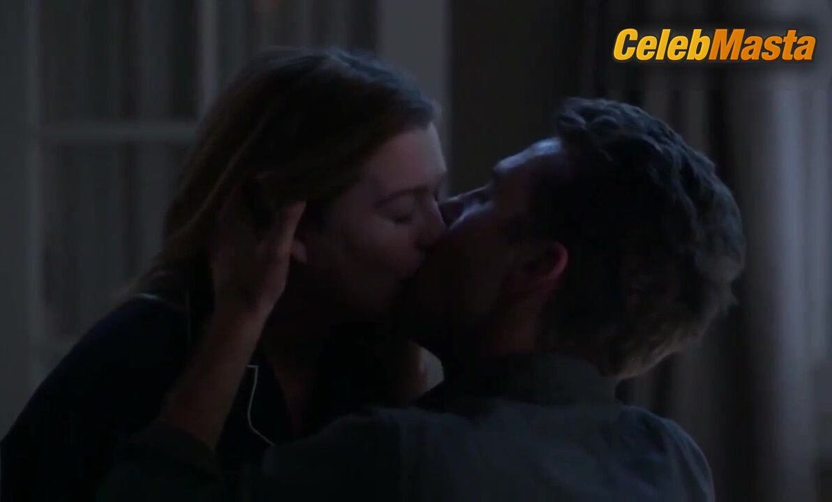 Ellen Pompeo Shows Sex Appeal In Scene From Grey’s - Photo 2 of 5 photo 4
