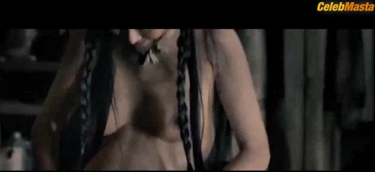 Rinko Kikuchi ’s Tits Scene From Nadie Quiere La - Photo 3 of 5 photo 4