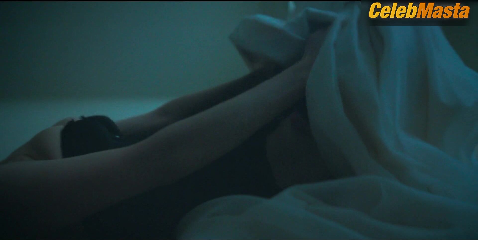 Chun Woo-hee Reveals All In Sexy Scene, The 8 Show - Photo 1 of 5