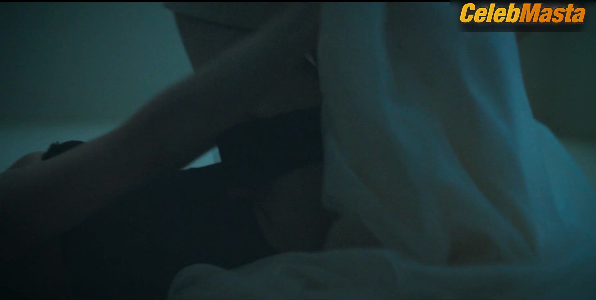 Chun Woo-hee Reveals All In Sexy Scene, The 8 Show - Photo 1 of 5 photo 2