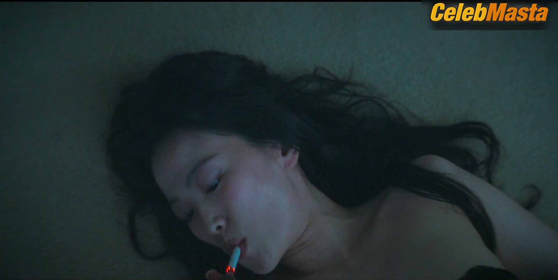 Chun Woo-hee Reveals All In Sexy Scene, The 8 Show - Photo 1 of 5 photo 5