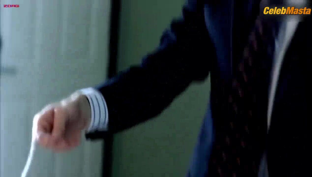 Arielle Kebbel Reveals Body In True Blood Scene - Photo 1 of 5 photo 2